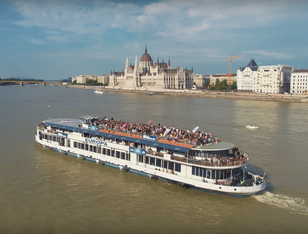 Sziget boat party
